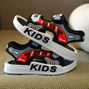 Sporty sandals with "KIDS" printed straps
